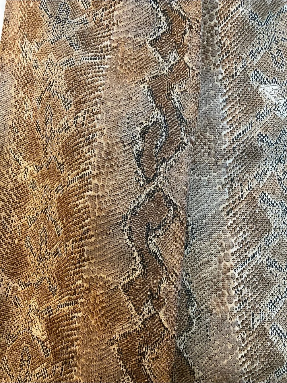 Burberry Linen Silk Snake Logo Scarf NWT Made in Italy 🇮🇹